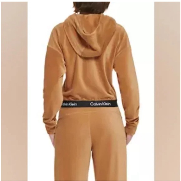 Calvin Klein Performance Set - Picture 2 of 6